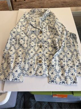ThirdLove Cream Top with Blue Floral Print light material perfect for summer